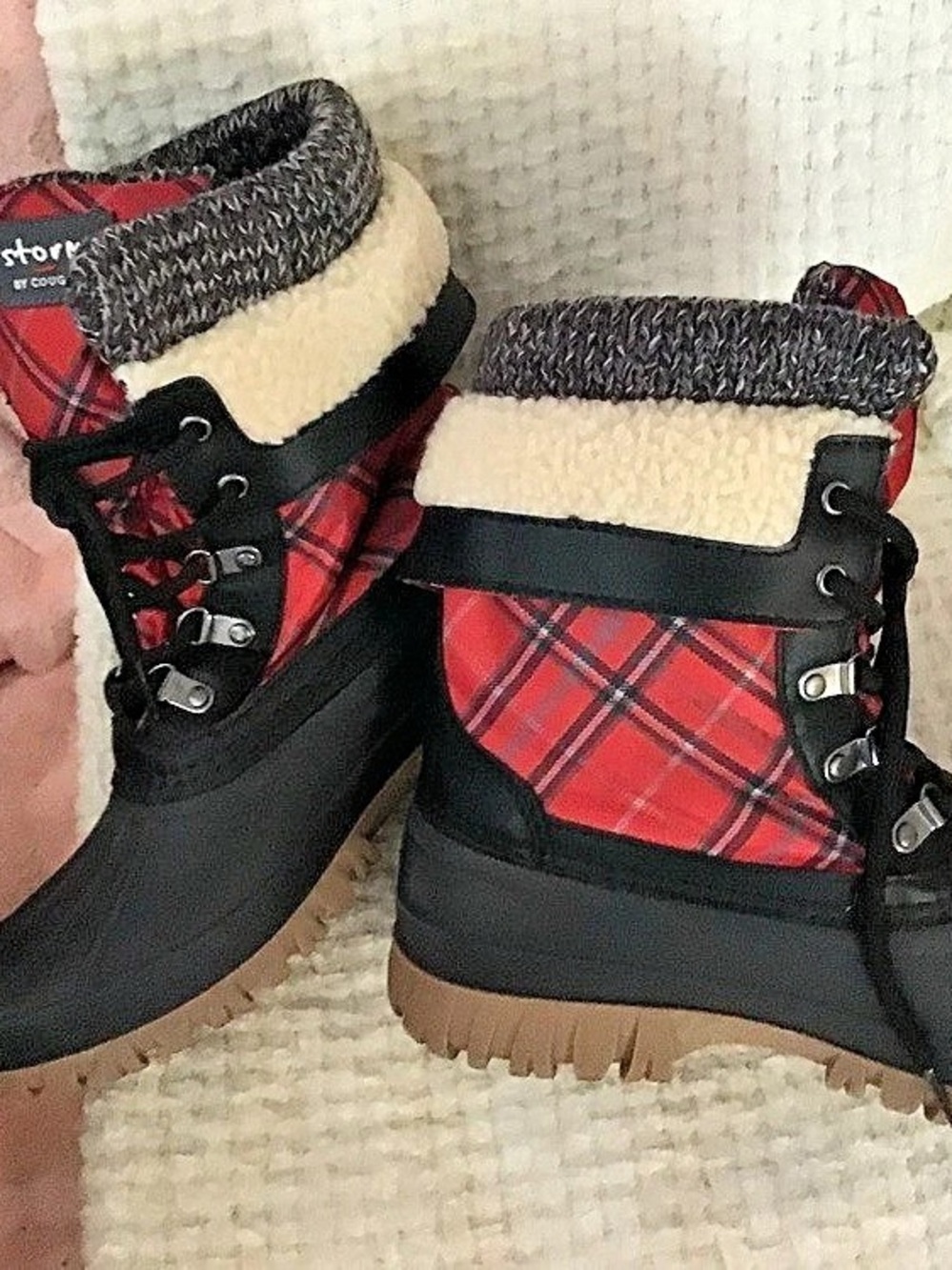 Cougar Storm by Cougar Plaid Winter Boots in Black & Red US 8 Like New